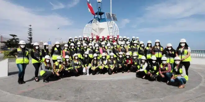 Teck QB recibe a 55 mujeres tarapaqueñas para Programa de Entrenamiento Operadoras y Mantenedoras