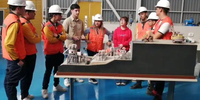 Robótica y realidad virtual potencian a estudiantes de Antofagasta para la industria minera (Galeria)